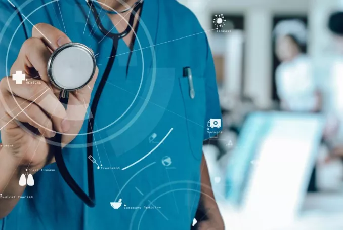 medecin avec un stéthoscope